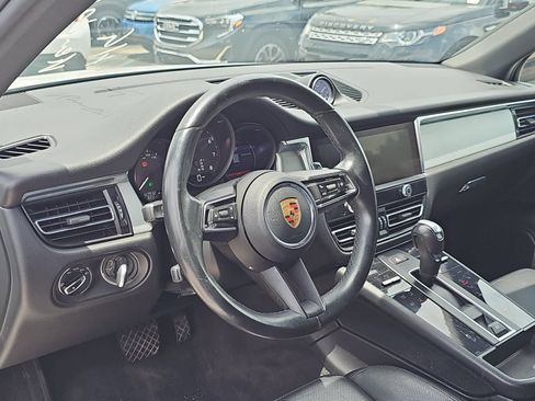Used 2023 Porsche Macan AWD/4WD image 16
