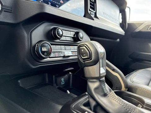 Used 2025 Ford Bronco Badlands AWD/4WD image 32