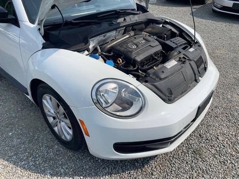 Used 2015 Volkswagen Beetle 1.8T Classic FWD image 25