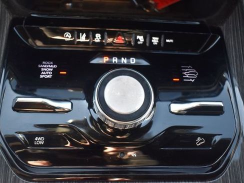 Used 2022 Jeep Wagoneer Series III AWD/4WD image 27