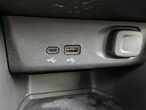 Used 2024 Buick Envista Preferred w/ Advanced Safety Package image 21