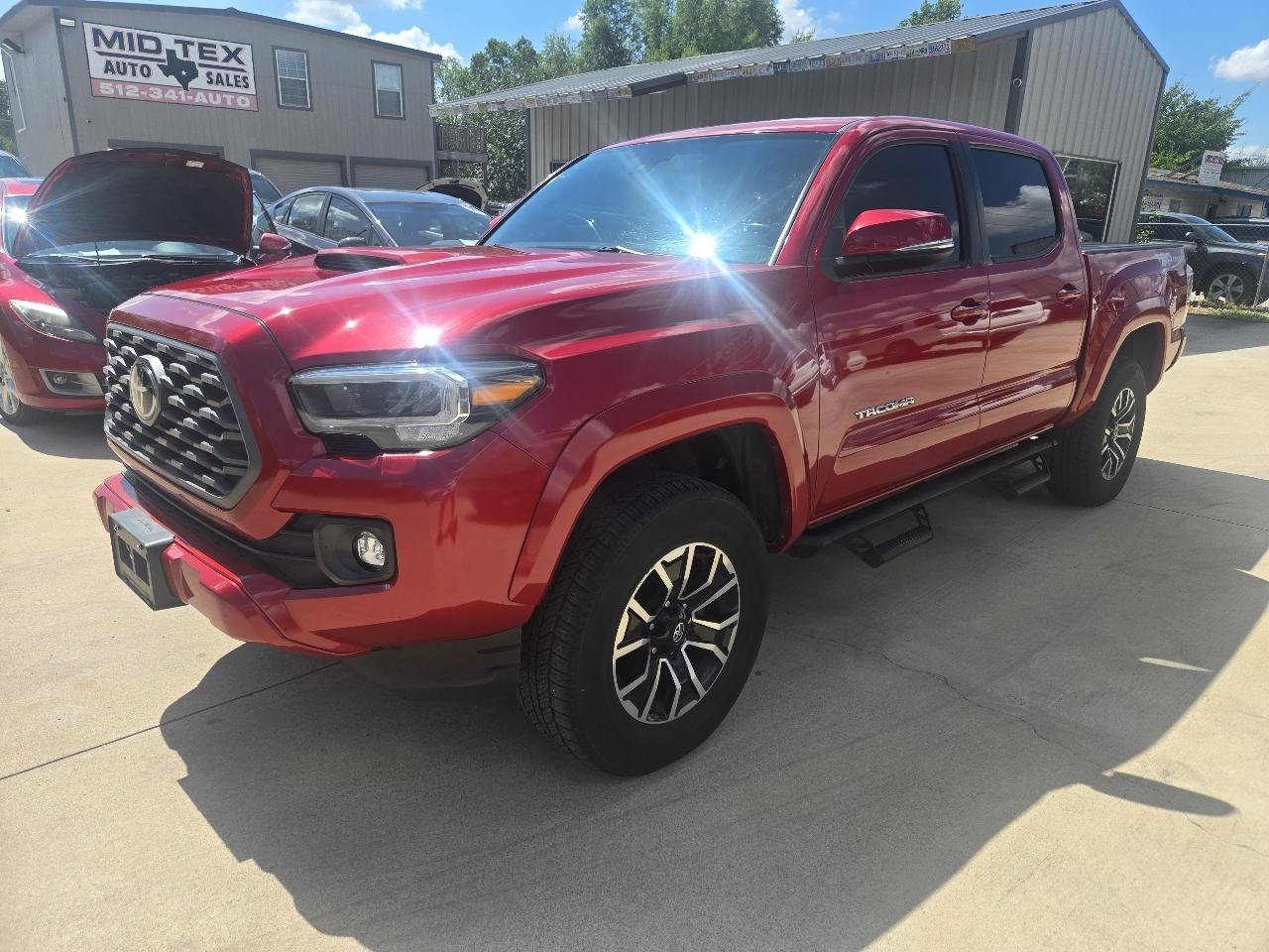Used 2020 Toyota Tacoma TRD Sport w/ TRD Premium Sport Package RWD image 3