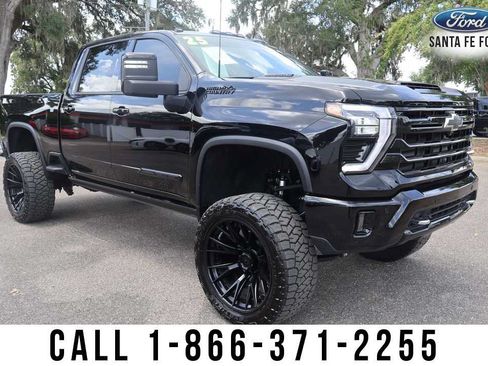 Used 2025 Chevrolet Silverado 2500 High Country w/ High Country Premium Package AWD/4WD image 8