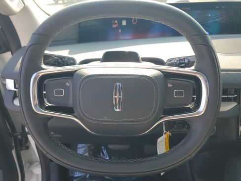 New 2026 Lincoln Navigator Reserve image 16