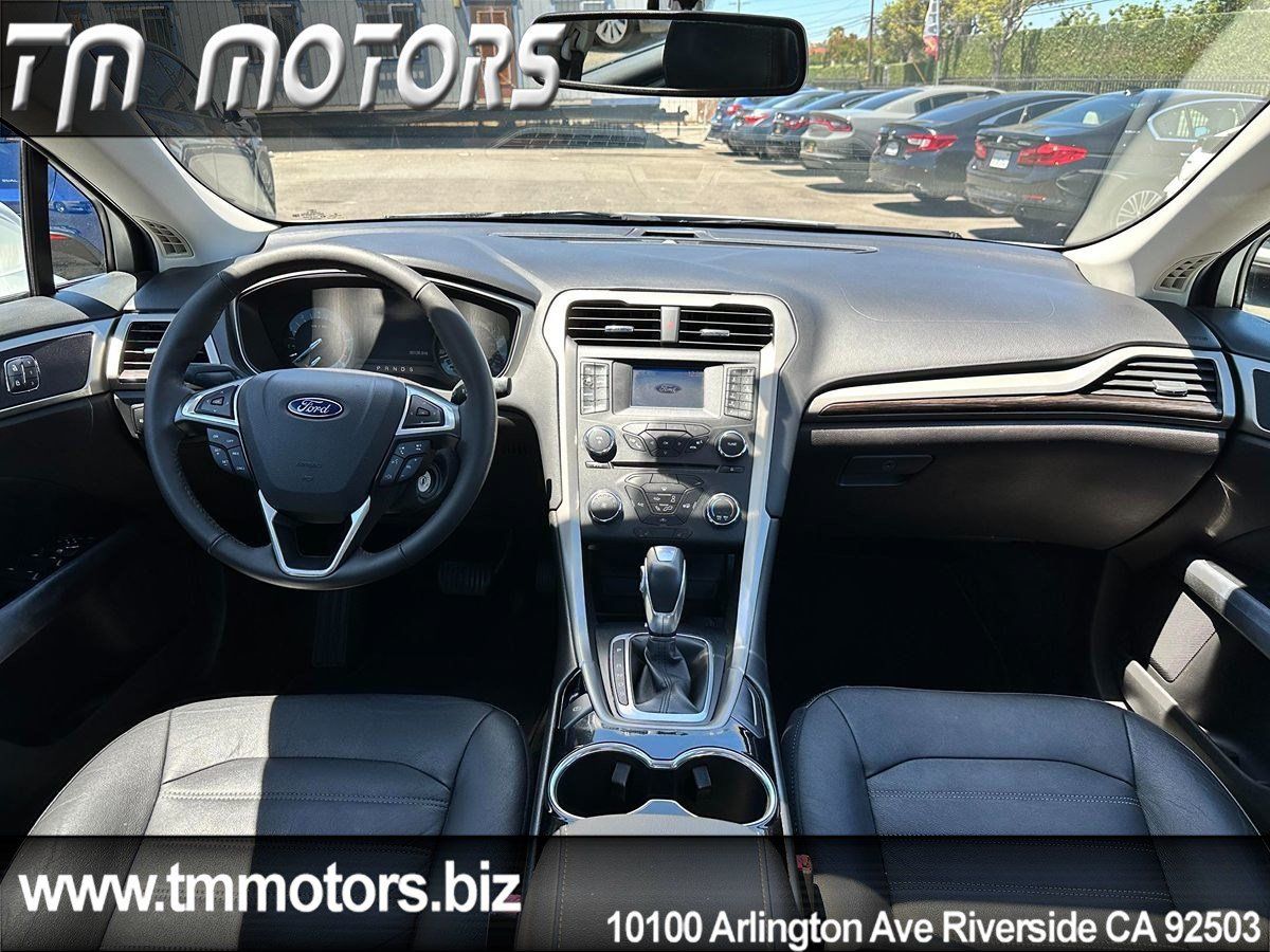 Used 2016 Ford Fusion SE w/ Equipment Group 202A FWD image 7