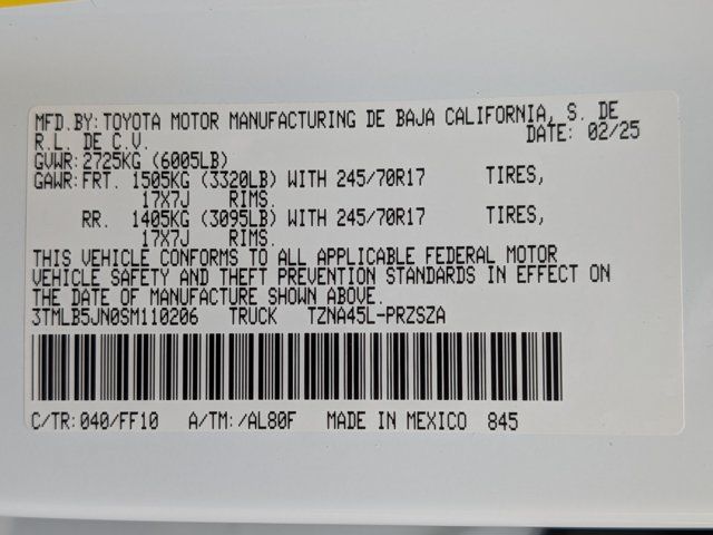 Used 2025 Toyota Tacoma SR5 AWD/4WD image 27