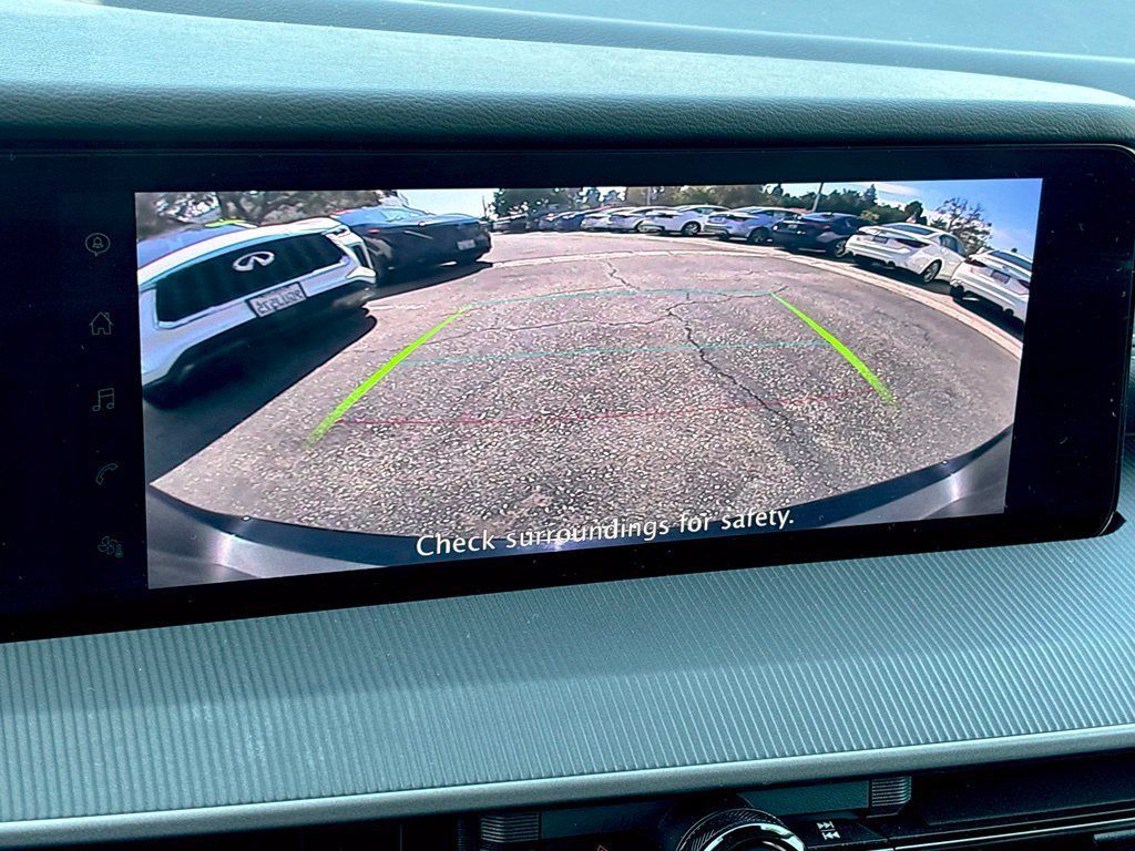 Certified 2025 Nissan Murano SV FWD image 20