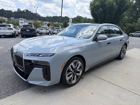 Certified 2025 BMW 740i xDrive AWD/4WD image 7