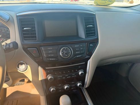 Used 2013 Nissan Pathfinder SL w/ SL Premium Pkg image 23