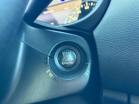 Used 2017 Jeep Renegade Limited AWD/4WD image 24