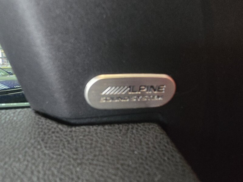 Used 2018 Dodge Charger R/T RWD image 30