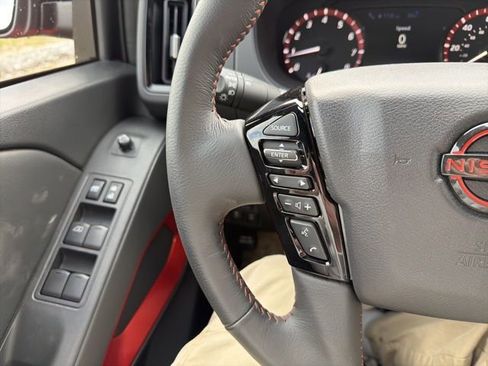 Used 2025 Nissan Frontier PRO-4X w/ Interior Protection Package image 40