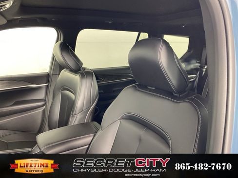New 2026 Jeep Grand Cherokee L Limited AWD/4WD image 10
