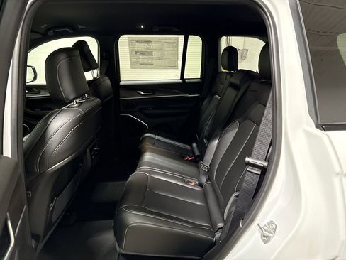 New 2026 Jeep Grand Cherokee Limited image 23