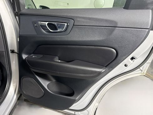 Used 2023 Volvo XC60 B5 Plus image 28