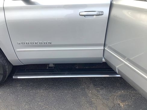 Used 2018 Chevrolet Suburban Premier image 9