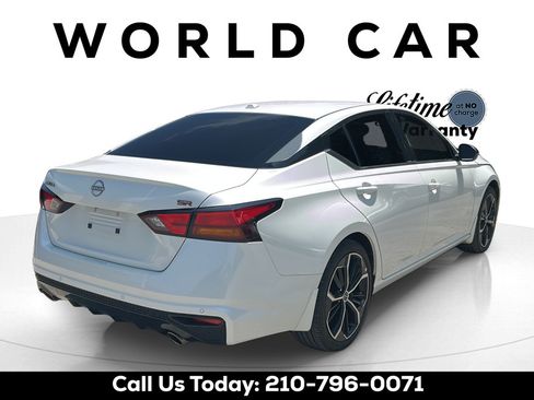 Used 2025 Nissan Altima 2.5 SR w/ SR Premium Package FWD image 3