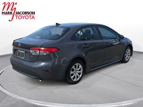 Used 2024 Toyota Corolla LE FWD image 5