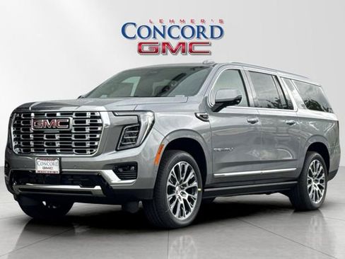New 2026 GMC Yukon XL Denali w/ Denali Reserve Package AWD/4WD image 8