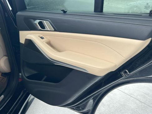 Certified 2022 BMW X5 xDrive40i w/ M Sport Package image 16