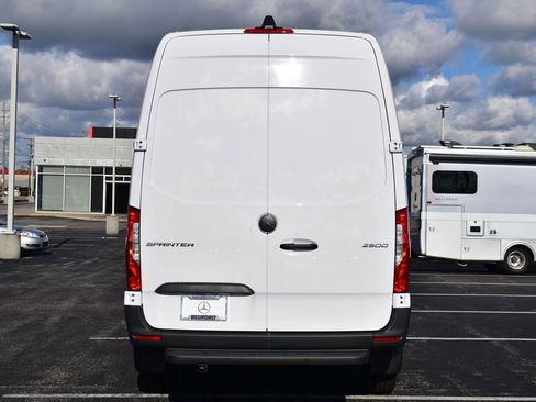 New 2025 Mercedes-Benz Sprinter 2500 image 4