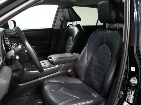 Certified 2023 Toyota Highlander XLE image 27