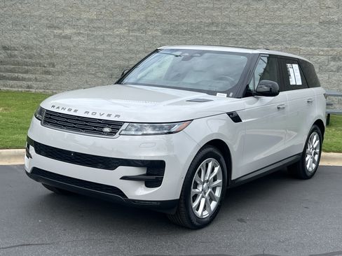Used 2024 Land Rover Range Rover Sport SE AWD/4WD image 2