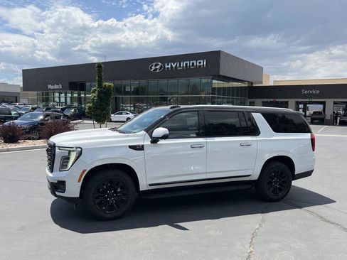 Used 2025 GMC Yukon XL Denali AWD/4WD image 1