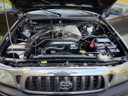 Used 2004 Toyota Tacoma Limited image 21