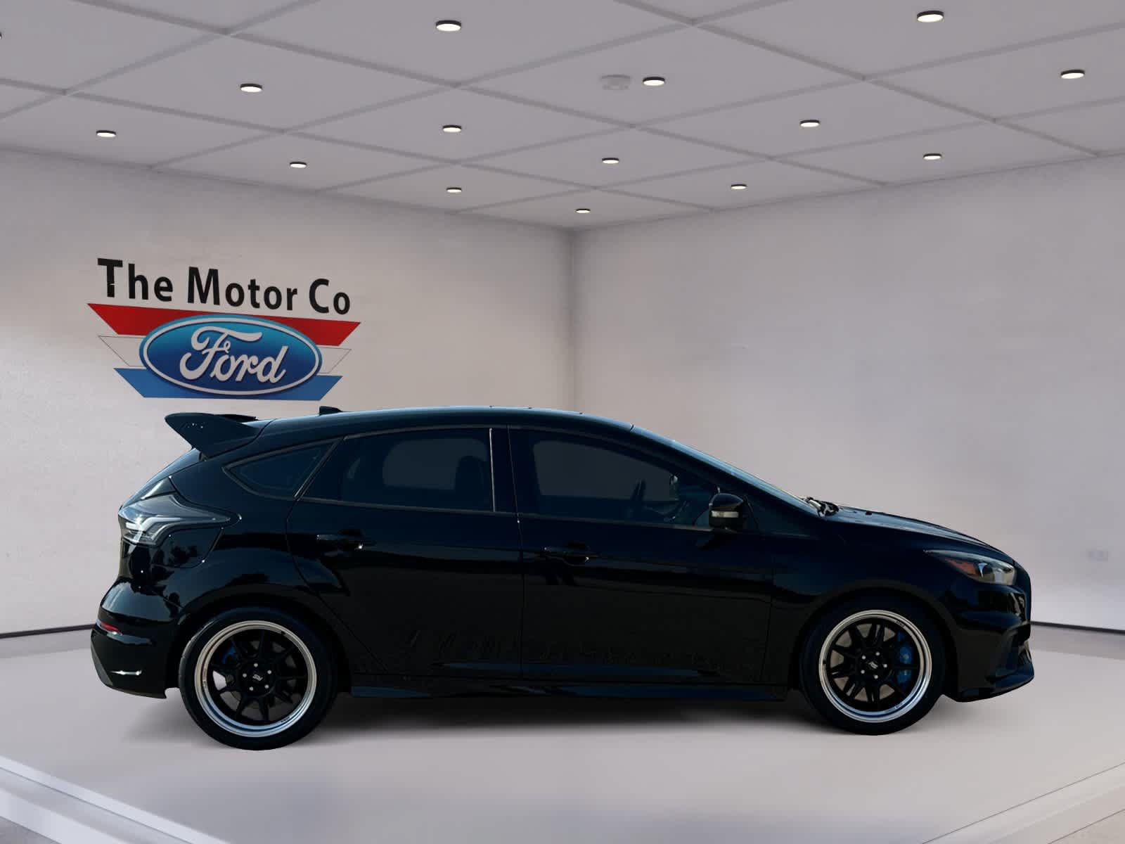 Used 2017 Ford Focus RS AWD/4WD image 4