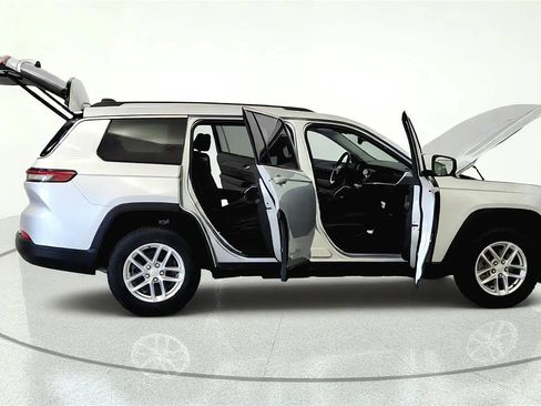 Used 2022 Jeep Grand Cherokee L Laredo w/ Luxury Tech Group I AWD/4WD image 12
