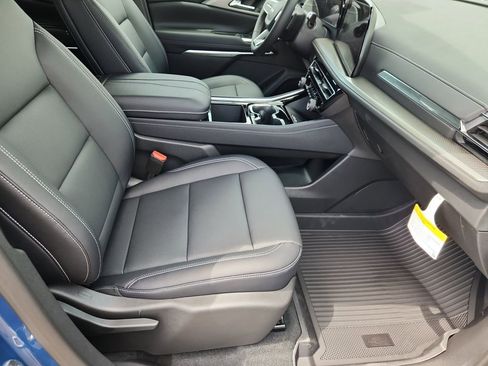 New 2025 Chevrolet Traverse LT w/ Sun and Wheel Package image 13