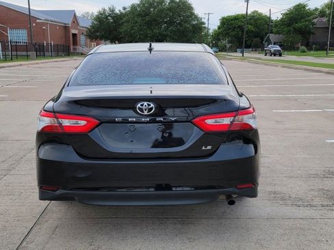 Used 2020 Toyota Camry LE image 8