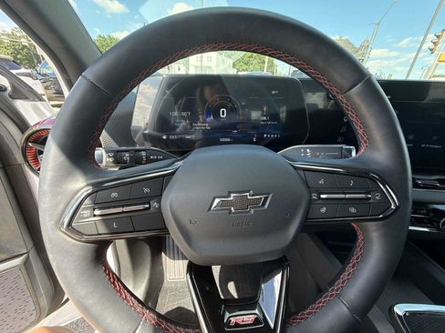 Used 2025 Chevrolet Equinox RS w/ Safety and Technology Package AWD/4WD image 11