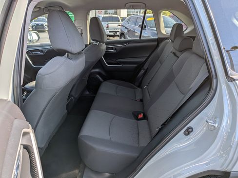 Certified 2022 Toyota RAV4 XLE AWD/4WD image 16