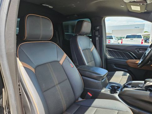 Certified 2024 GMC Canyon AT4 w/ Technology Package AWD/4WD image 31