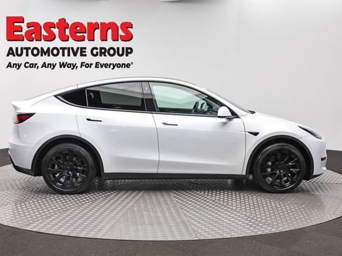 Used 2021 Tesla Model Y Long Range AWD/4WD image 4