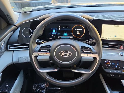 Used 2025 Hyundai Elantra Limited w/ Cargo Package FWD image 19