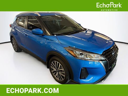 Used 2023 Nissan Kicks SV FWD image 1