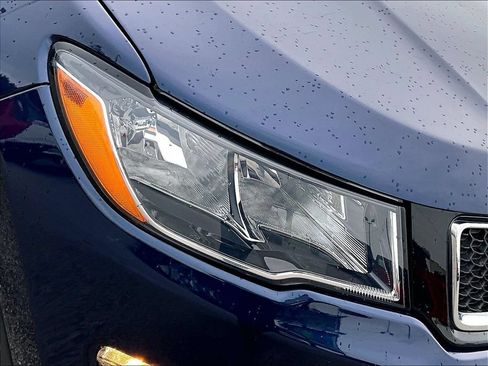 Used 2019 Jeep Compass Latitude w/ Cold Weather Group AWD/4WD image 30