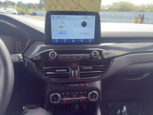 Used 2024 Ford Escape ST-Line image 11