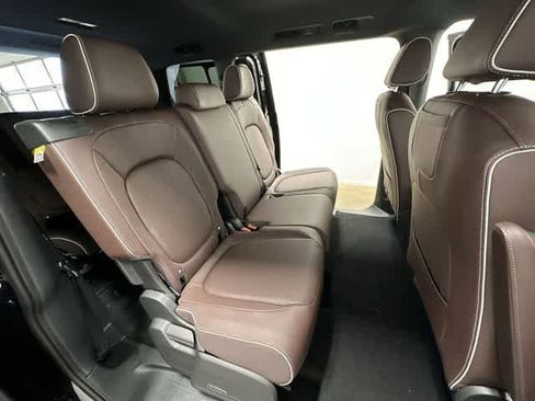 New 2025 Volkswagen ID. Buzz Pro S image 23