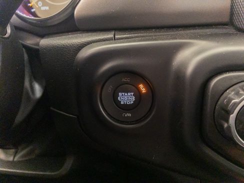 Used 2023 Jeep Gladiator Sport image 27