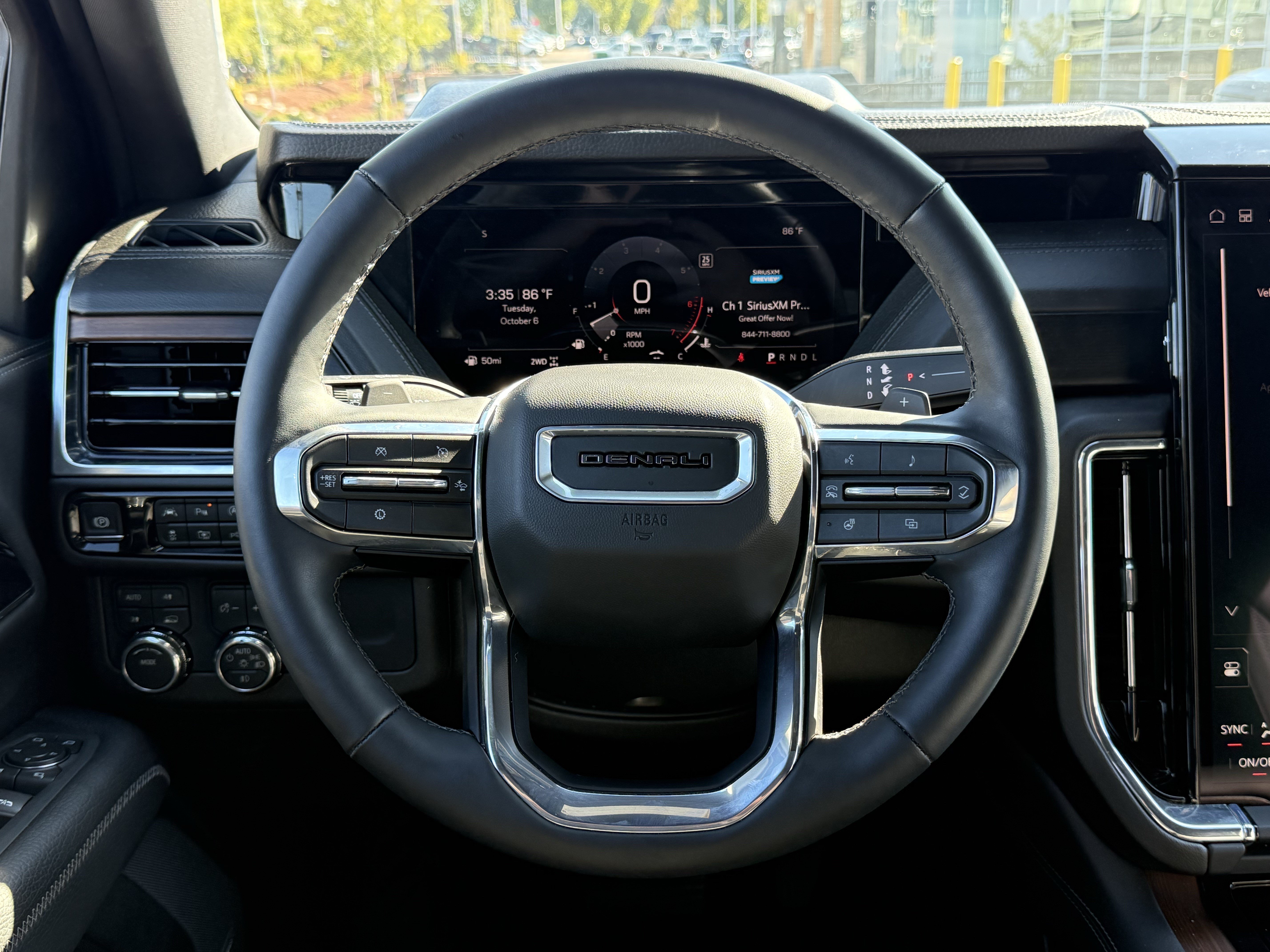Used 2026 GMC Yukon Denali w/ Sun & Power Step Package AWD/4WD image 18