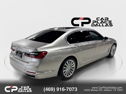 Used 2022 BMW 740i w/ Luxury Rear Seating Package RWD image 10