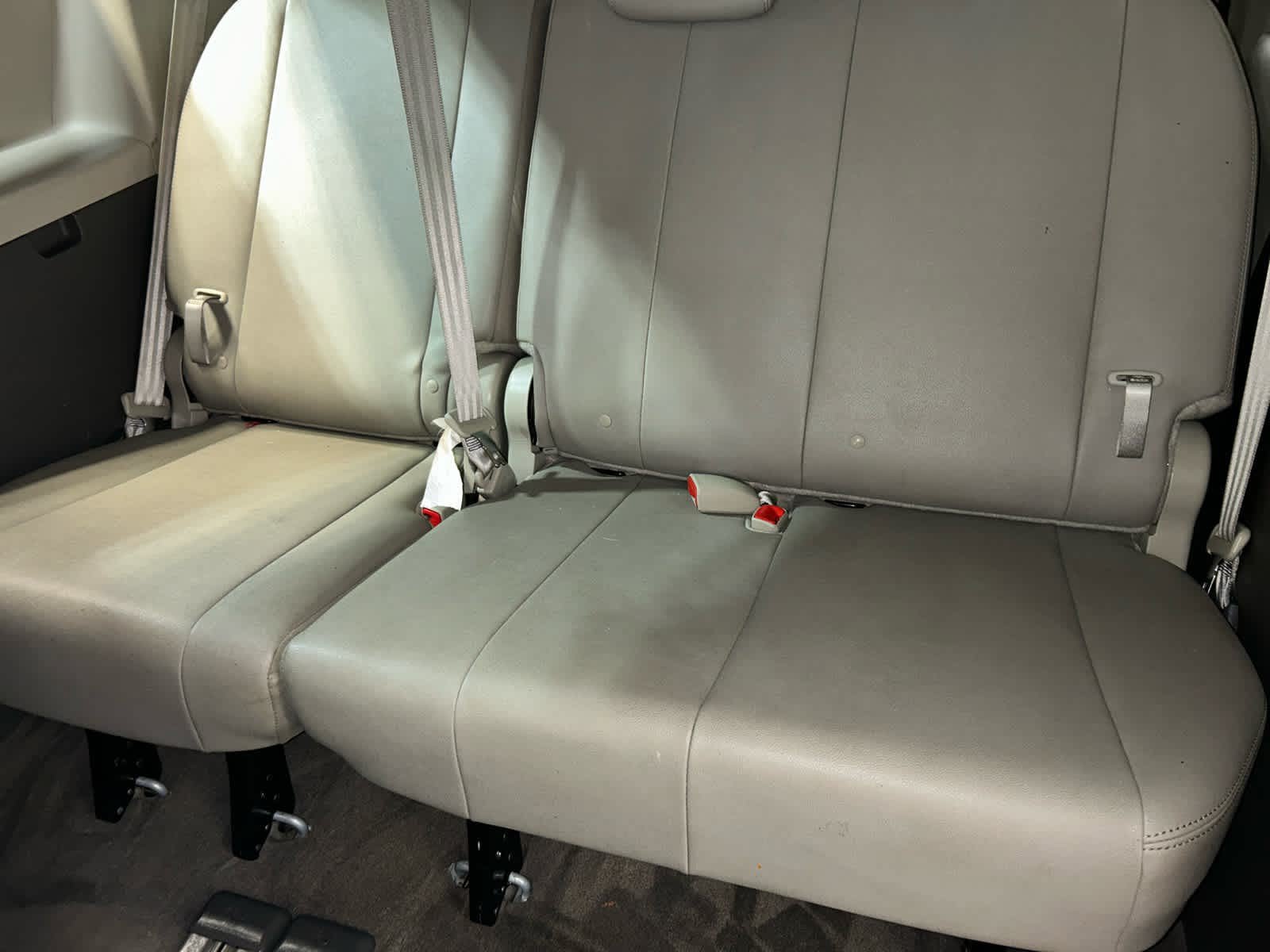 Used 2018 Toyota Sienna XLE w/ XLE Navigation Package FWD image 6