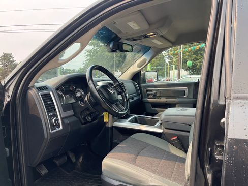 Used 2015 RAM 1500 Classic SLT w/ SLT Plus D←cor Group AWD/4WD image 7