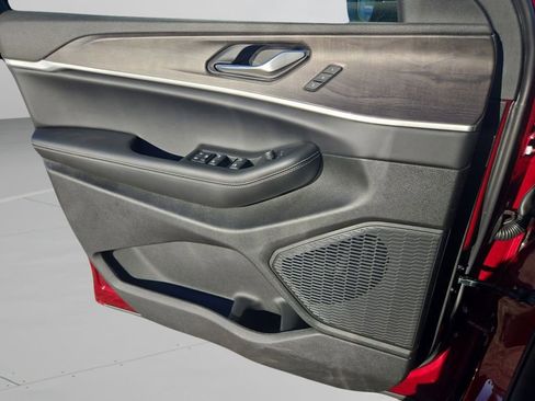 New 2025 Jeep Grand Cherokee L Limited RWD image 12
