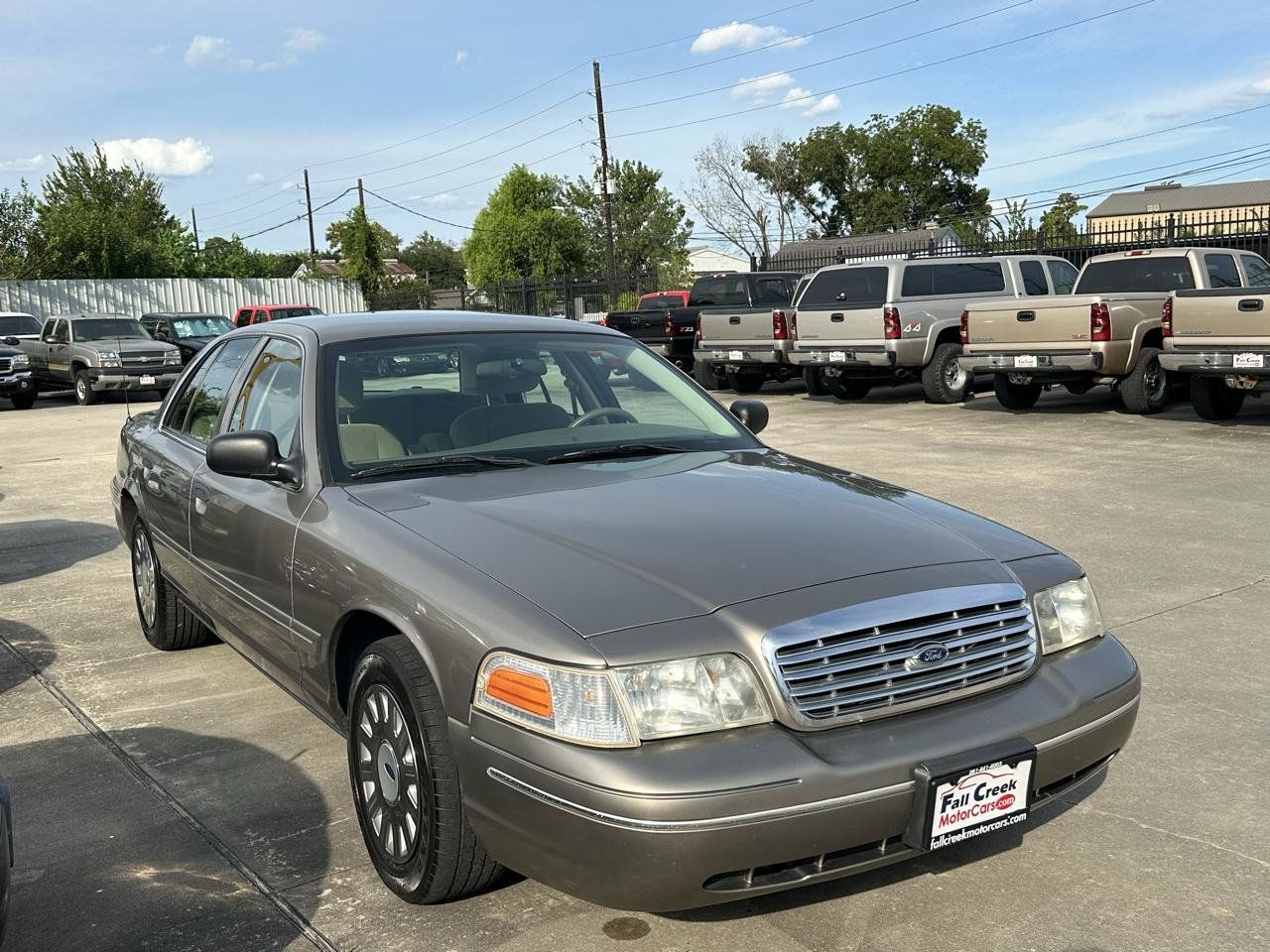 Used 2005 Ford Crown Victoria RWD image 7