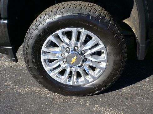 Used 2023 Chevrolet Silverado 2500 High Country image 39